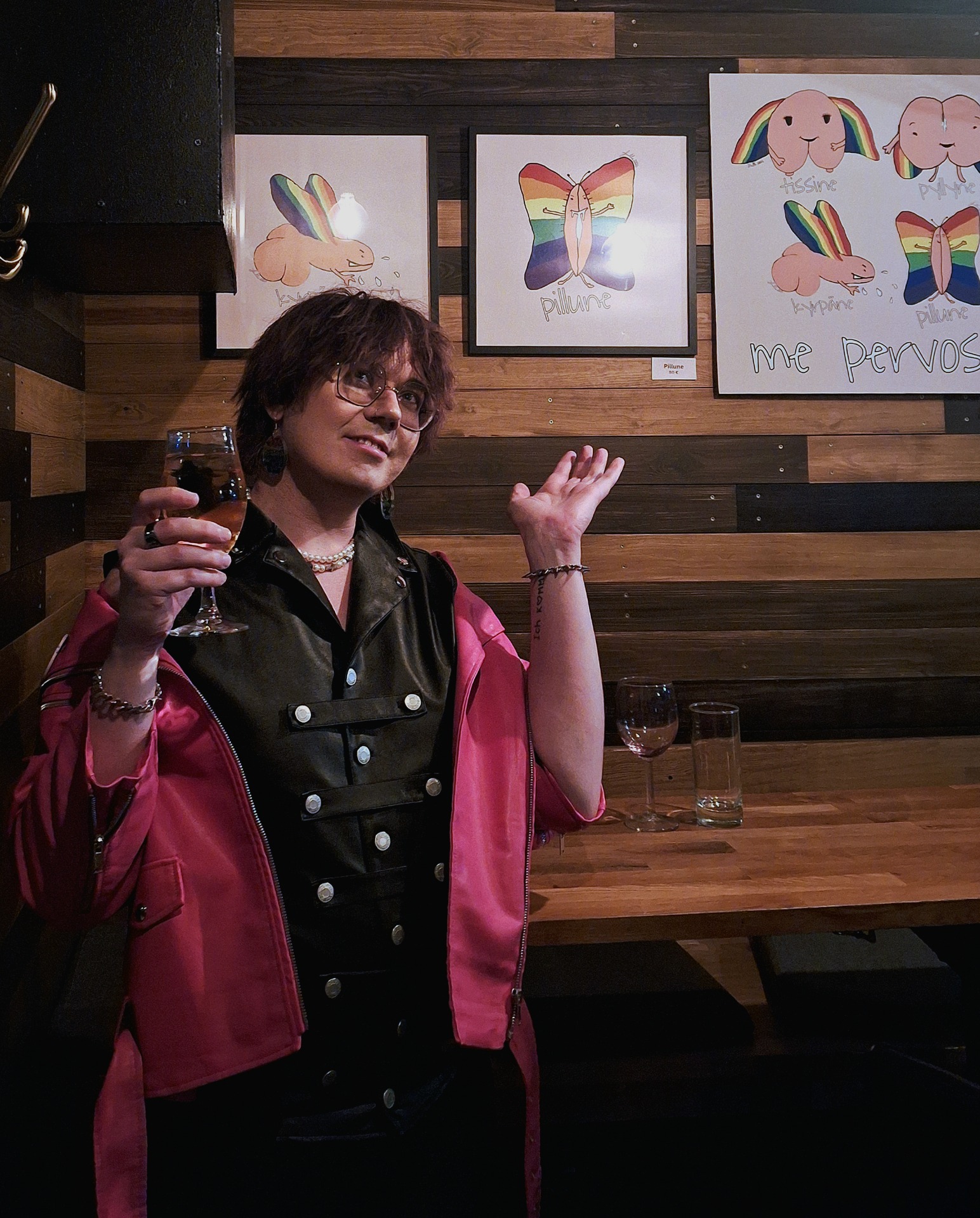 Näyttelyni Helsinki Pride kuukauden ajan 2025